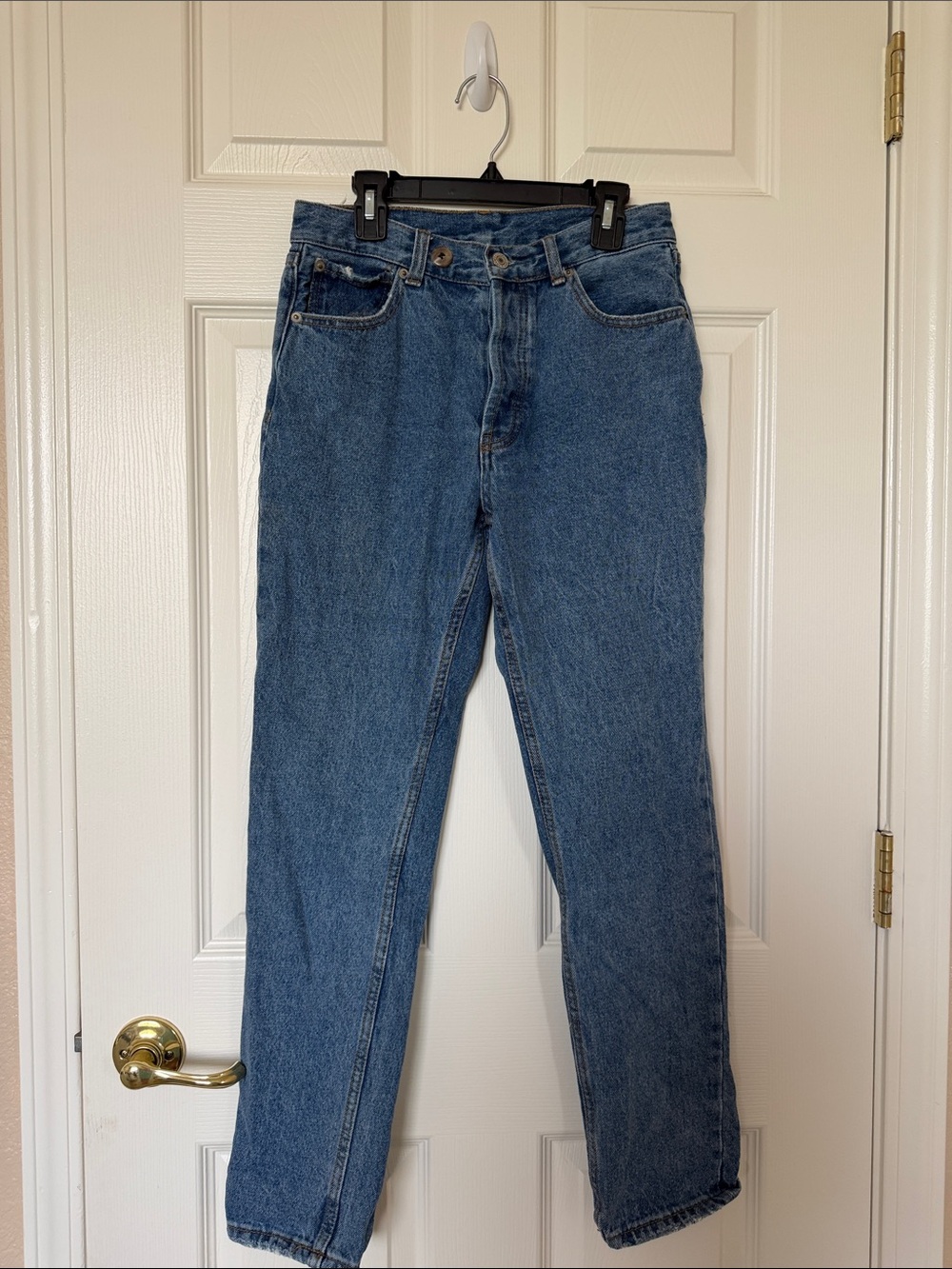 Brandy Melville Straight-Leg Denim Jeans in Blue